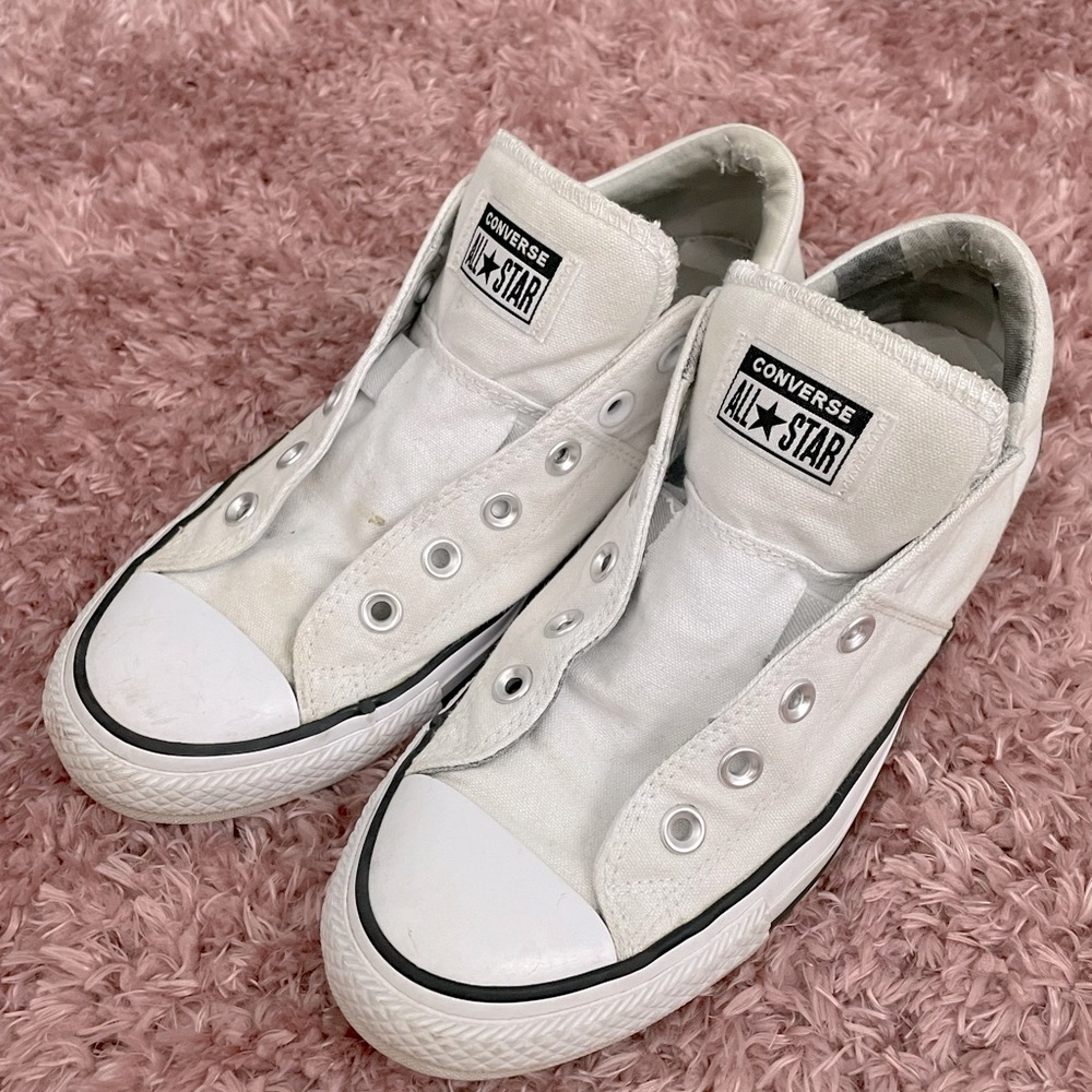 Low Top Puffy Tongue Converse